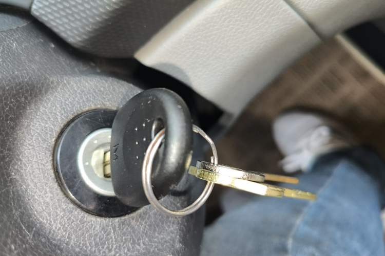 Used Hyundai Verna (older generation) 2010 Sedan 1.4L Manual Comfort GS Vehicle Key