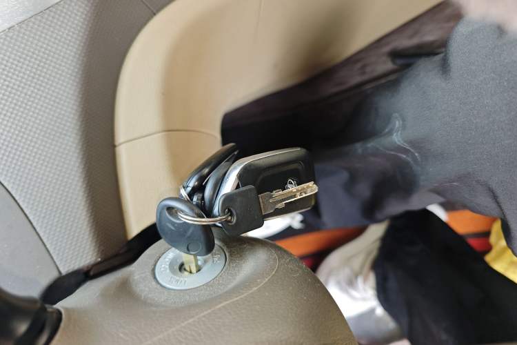 Used Hyundai Verna (older generation) 2010 Sedan 1.4L Automatic Comfort Model GS Vehicle Key