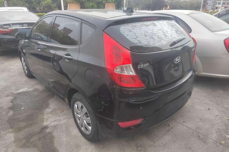 Used Hyundai Verna (older generation) 2011 Hatchback 1.4L Automatic Comfort Model GS Exterior 5