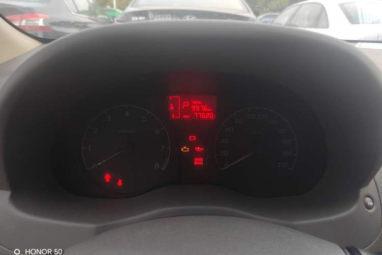 Used Hyundai Verna (older generation) 2011 Hatchback 1.4L Automatic Comfort Model GS Odometer Close Up