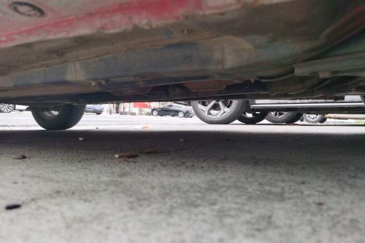 Used Hyundai Verna (older generation) 2011 Hatchback 1.4L Manual Standard GL Model Chassis Front Right