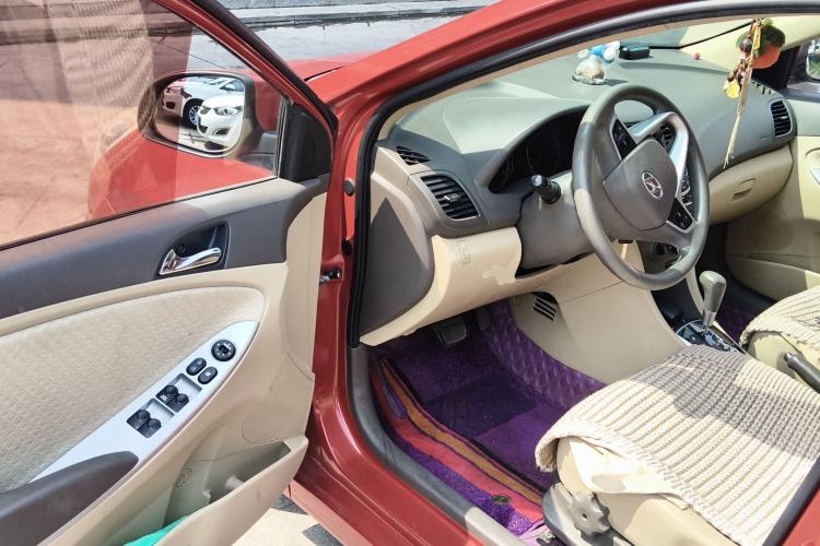 Used Hyundai Verna (older generation) 2011 Hatchback 1.4L Automatic Luxury GLS Model Driver Seat