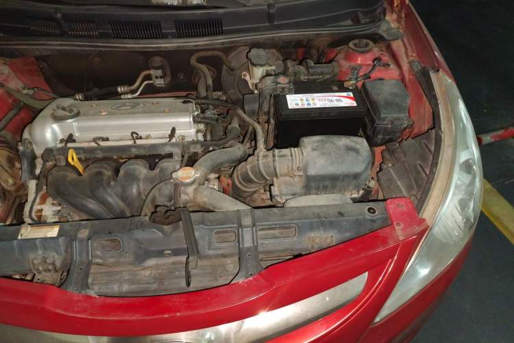 Used Hyundai Verna (older generation) 2011 Hatchback 1.4L Automatic Fashion GT Engine Bay Left