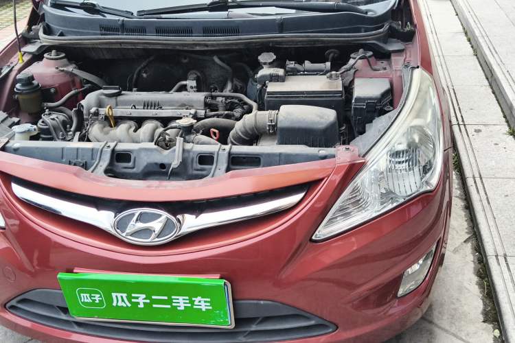 Used Hyundai Verna (older generation) 2011 Hatchback 1.4L Automatic Luxury GLS Model Engine Bay Left