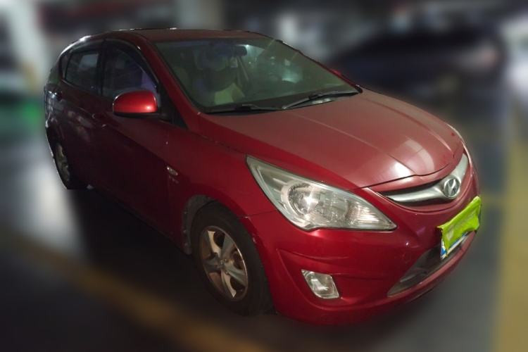 Used Hyundai Verna (older generation) 2011 Hatchback 1.4L Automatic Fashion GT Front Right 45 Deg