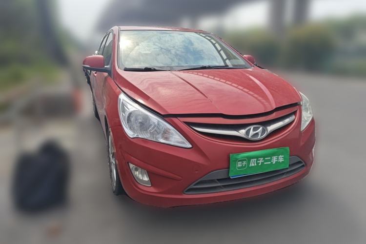 Used Hyundai Verna (older generation) 2011 Hatchback 1.4L Automatic Luxury GLS Model Front Right 45 Deg