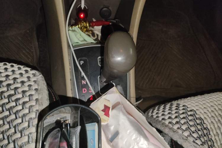 Used Hyundai Verna (older generation) 2011 Hatchback 1.4L Automatic Comfort Model GS Gear Lever