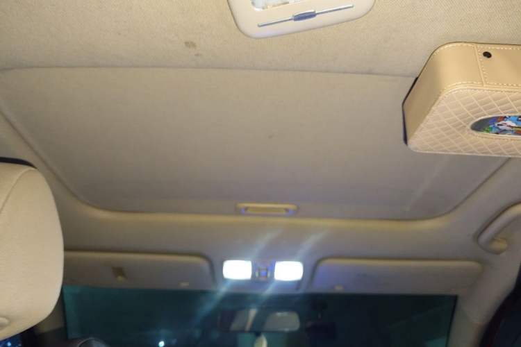 Used Hyundai Verna (older generation) 2011 Hatchback 1.4L Automatic Fashion GT Headliner