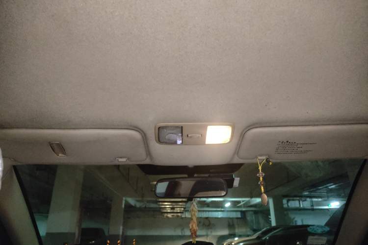 Used Hyundai Verna (older generation) 2011 Hatchback 1.4L Automatic Comfort Model GS Headliner