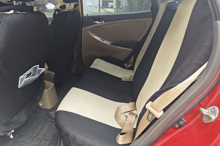 Used Hyundai Verna (older generation) 2011 Hatchback 1.4L Automatic Luxury GLS Model Left Rear Seat