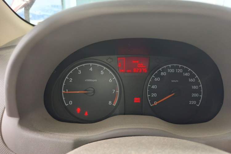 Used Hyundai Verna (older generation) 2011 Hatchback 1.4L Manual Comfort Model GS Odometer Close Up