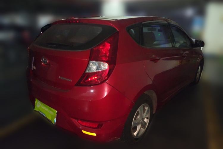 Used Hyundai Verna (older generation) 2011 Hatchback 1.4L Automatic Fashion GT Rear Right 45 Deg