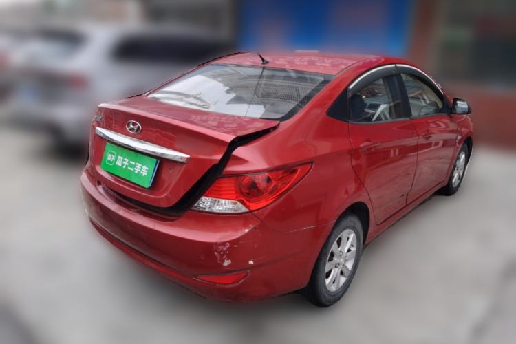 Used Hyundai Verna (older generation) 2011 Hatchback 1.4L Manual Standard GL Model Rear Right 45 Deg
