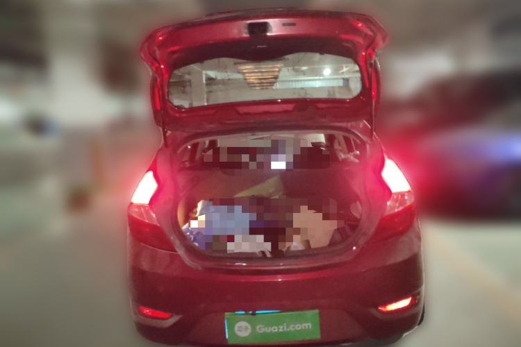 Used Hyundai Verna (older generation) 2011 Hatchback 1.4L Automatic Comfort Model GS Trunk