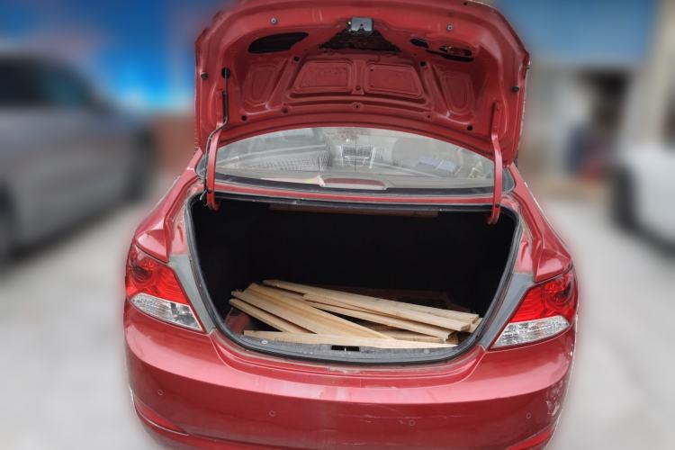 Used Hyundai Verna (older generation) 2011 Hatchback 1.4L Manual Standard GL Model Trunk