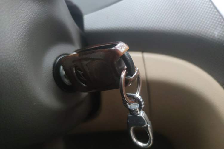 Used Hyundai Verna (older generation) 2011 Hatchback 1.4L Manual Comfort Model GS Vehicle Key