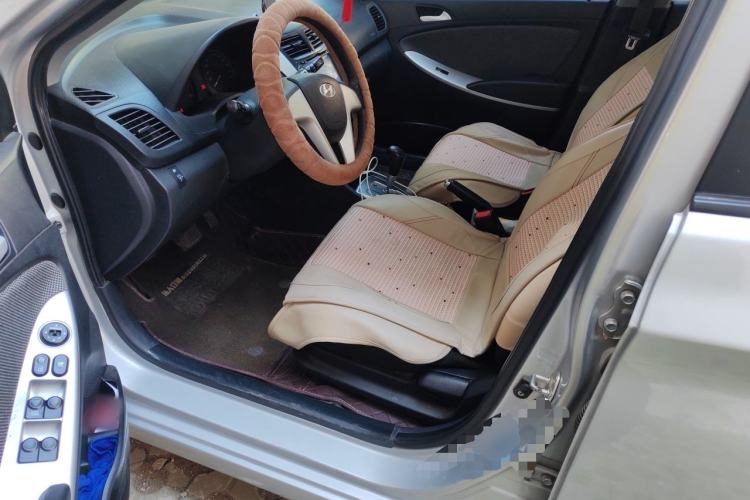 Used Hyundai Verna (older generation) 2011 Hatchback 1.4L Automatic Comfort Model GS Driver Seat