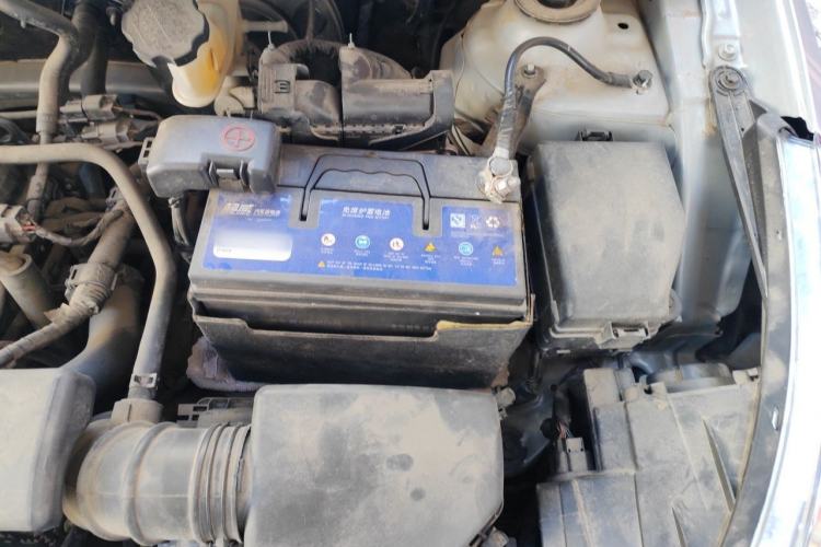 Used Hyundai Verna (older generation) 2011 Hatchback 1.4L Automatic Comfort Model GS Engine Bay Left