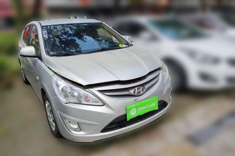 Used Hyundai Verna (older generation) 2011 Hatchback 1.4L Automatic Comfort Model GS Front Right 45 Deg
