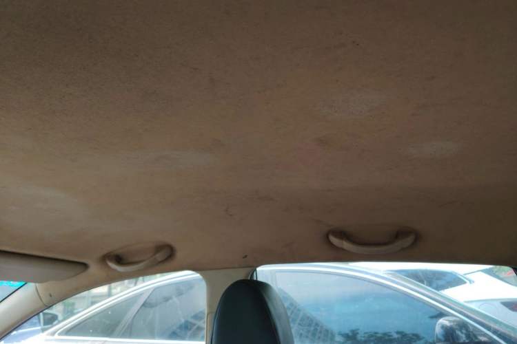 Used Hyundai Verna (older generation) 2011 Hatchback 1.4L Automatic Comfort Model GS Headliner