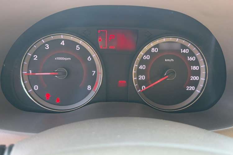 Used Hyundai Verna (older generation) 2011 Hatchback 1.4L Automatic Fashion GT Instrument Cluster