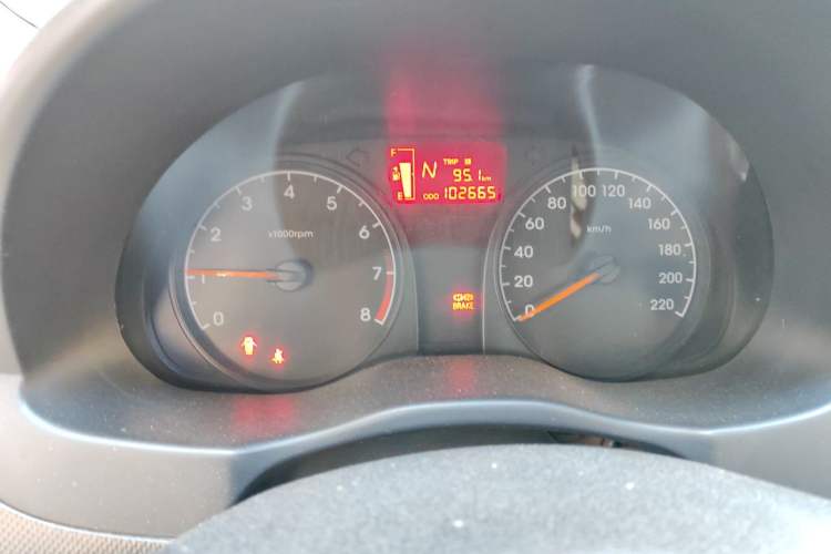 Used Hyundai Verna (older generation) 2011 Hatchback 1.4L Automatic Comfort Model GS Instrument Cluster
