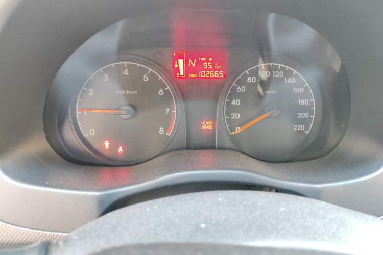 Used Hyundai Verna (older generation) 2011 Hatchback 1.4L Automatic Comfort Model GS Odometer Close Up