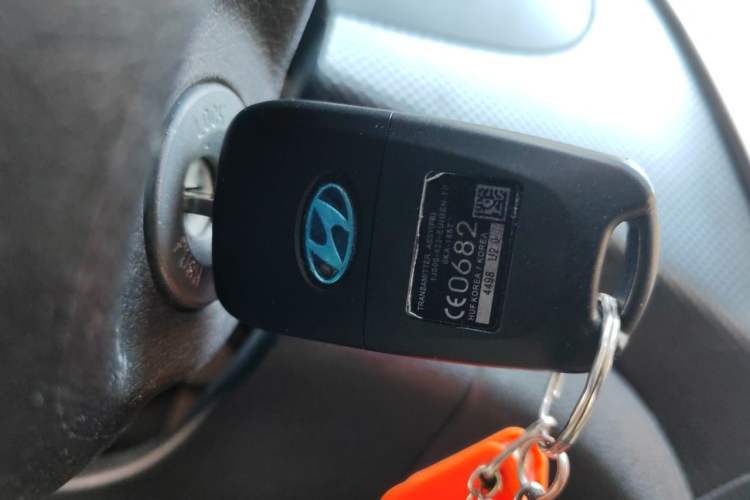 Used Hyundai Verna (older generation) 2011 Hatchback 1.4L Automatic Comfort Model GS Vehicle Key
