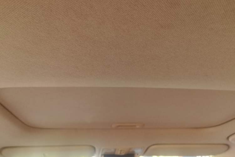 Used Hyundai Verna (older generation) 2011 Hatchback 1.4L Automatic Fashion GT Headliner