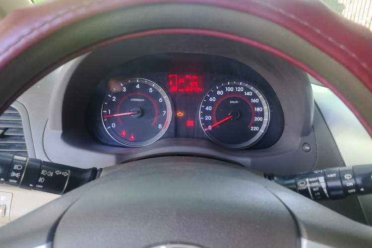 Used Hyundai Verna (older generation) 2011 Hatchback 1.4L Automatic Fashion GT Instrument Cluster