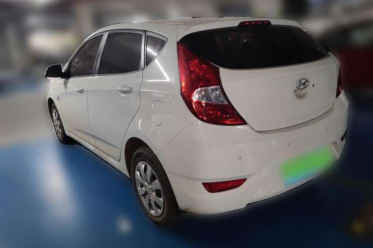 Used Hyundai Verna (older generation) 2011 Hatchback 1.4L Automatic Comfort Model GS Rear Left 45 Deg