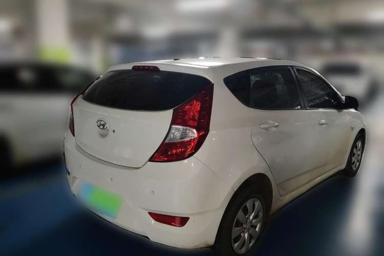 Used Hyundai Verna (older generation) 2011 Hatchback 1.4L Automatic Comfort Model GS Rear Right 45 Deg
