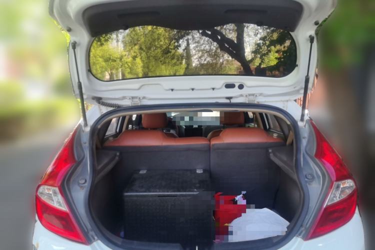 Used Hyundai Verna (older generation) 2011 Hatchback 1.4L Automatic Fashion GT Trunk