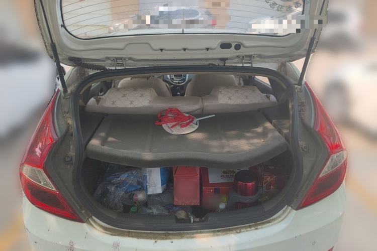 Used Hyundai Verna (older generation) 2011 Hatchback 1.4L Automatic Comfort Model GS Trunk