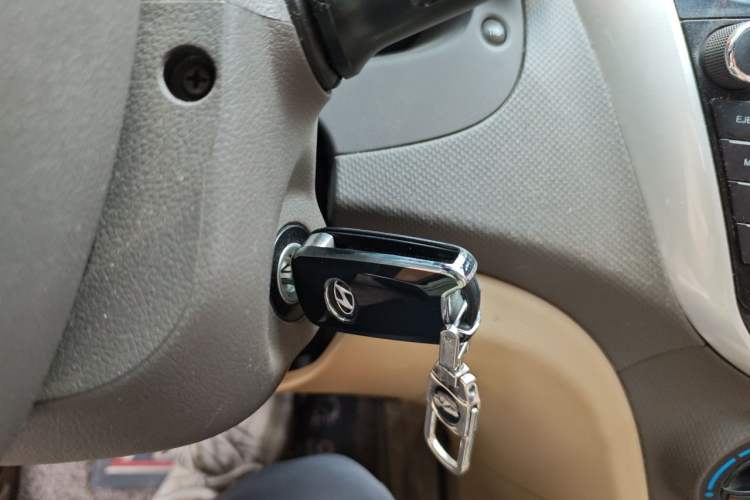 Used Hyundai Verna (older generation) 2011 Hatchback 1.4L Automatic Luxury GLS Model Vehicle Key