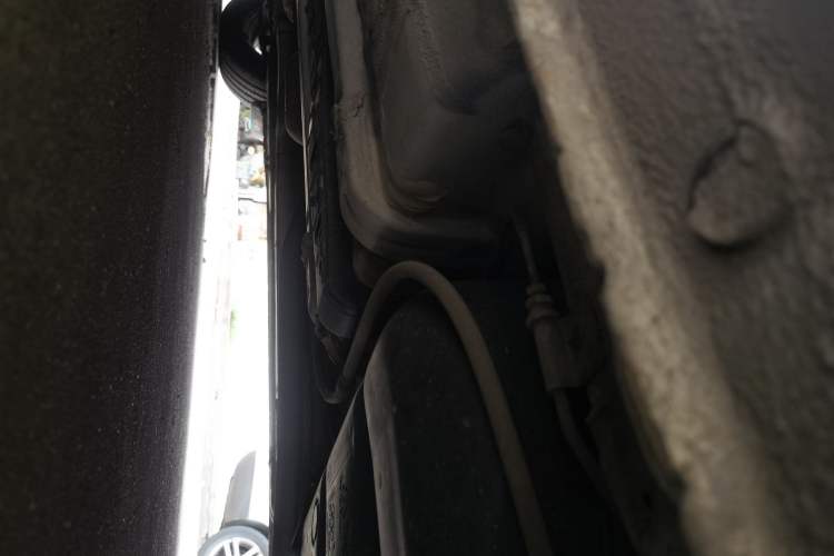 Used Hyundai Verna (older generation) 2011 Hatchback 1.4L Automatic Fashion GT Chassis Rear Left