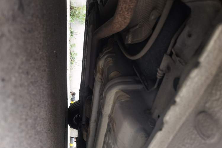 Used Hyundai Verna (older generation) 2011 Hatchback 1.4L Automatic Fashion GT Chassis Rear Right