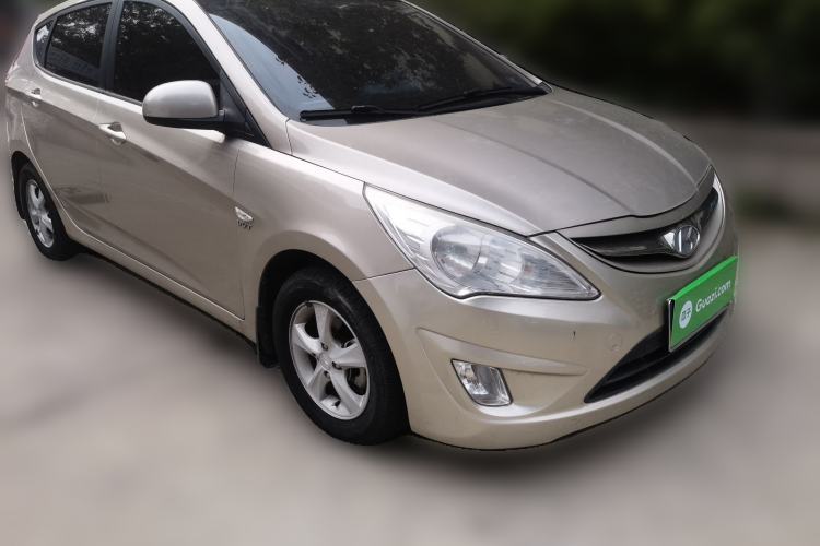 Used Hyundai Verna (older generation) 2011 Hatchback 1.4L Automatic Fashion GT Front Right 45 Deg