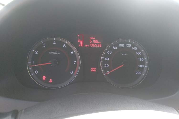 Used Hyundai Verna (older generation) 2011 Hatchback 1.4L Manual STYLE Model Instrument Cluster