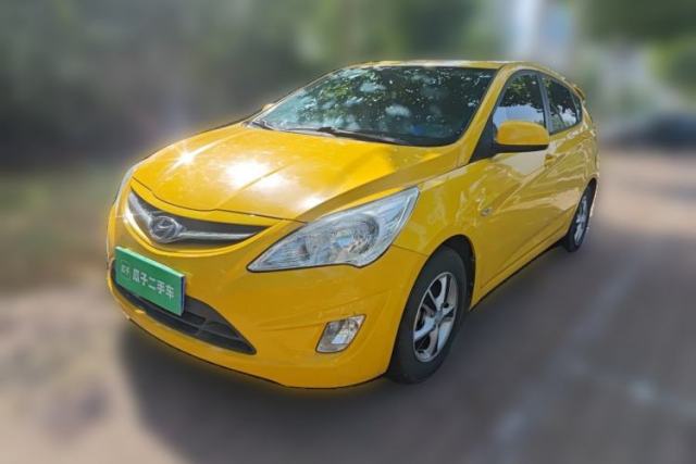 Hyundai Verna (older generation) 2011 Hatchback 1.4L Automatic Fashion GT مستعملة