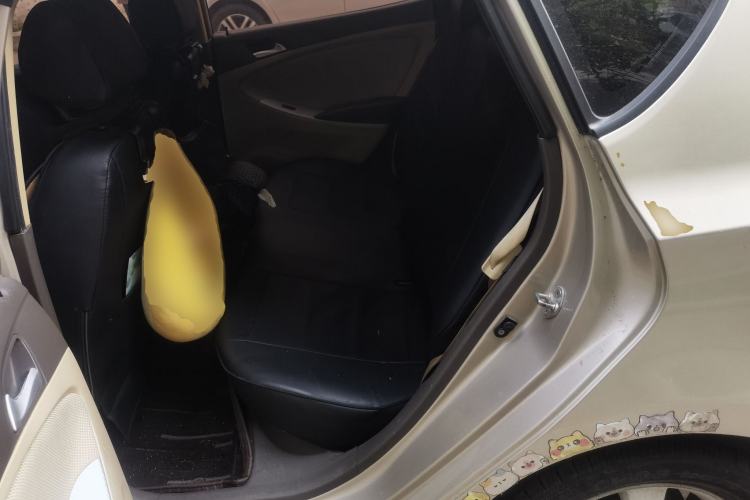 Used Hyundai Verna (older generation) 2011 Hatchback 1.4L Automatic Fashion GT Left Rear Seat