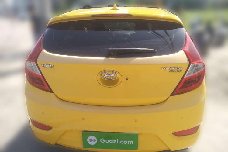 Used Hyundai Verna (older generation) 2011 Hatchback 1.4L Manual STYLE Model Rear