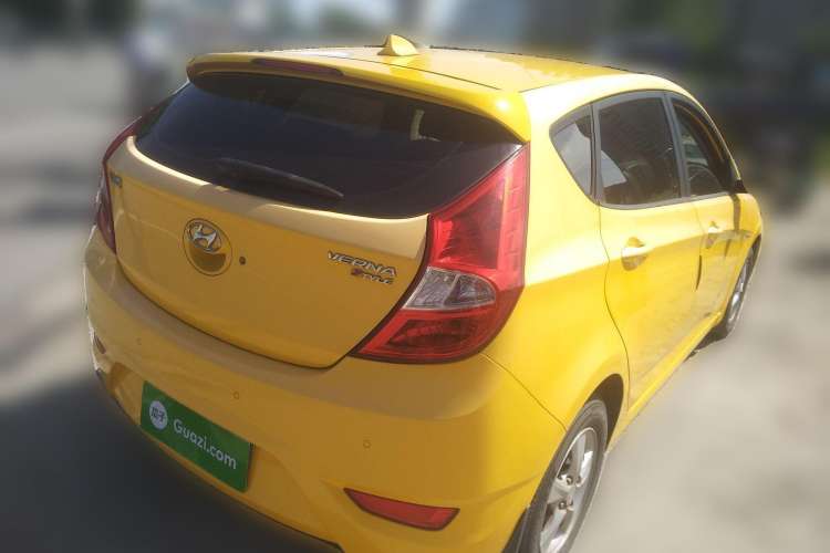 Used Hyundai Verna (older generation) 2011 Hatchback 1.4L Manual STYLE Model Rear Right 45 Deg