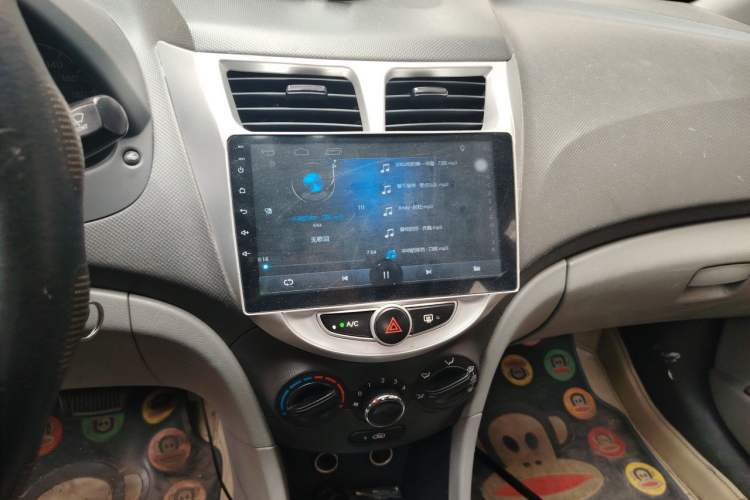 Used Hyundai Verna (older generation) 2013 Sedan 1.4L Automatic Standard GL Model Audio And AC Panel