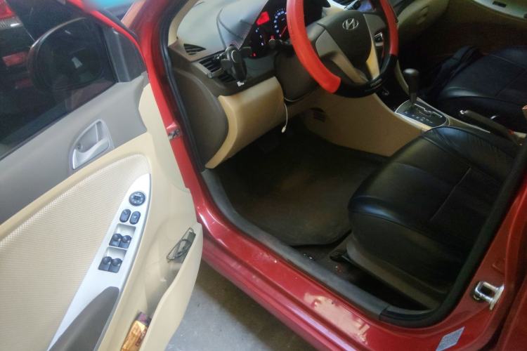 Used Hyundai Verna (older generation) 2013 Sedan 1.4L Automatic Standard GL Model Driver Seat