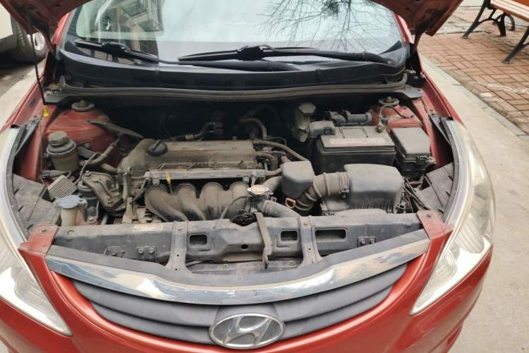 Used Hyundai Verna (older generation) 2013 Sedan 1.4L Automatic Standard GL Model Engine Bay