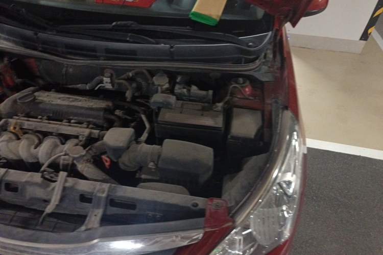 Used Hyundai Verna (older generation) 2013 Sedan 1.4L Automatic Standard GL Model Engine Bay Left