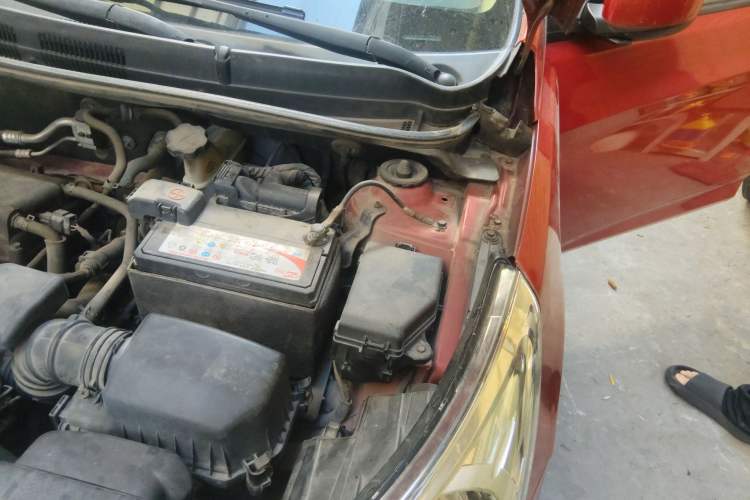 Used Hyundai Verna (older generation) 2013 Sedan 1.4L Automatic Standard GL Model Engine Bay Left