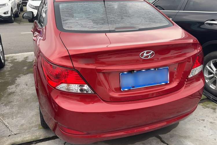 Used Hyundai Verna (older generation) 2013 Sedan 1.4L Automatic Standard GL Model Exterior 4