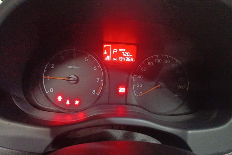 Used Hyundai Verna (older generation) 2013 Sedan 1.4L Automatic Standard GL Model Instrument Cluster